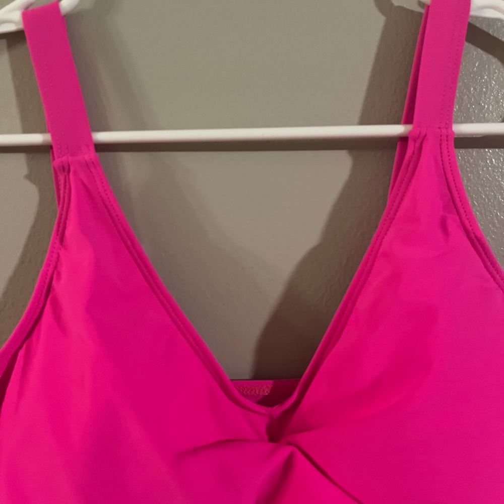 Vibrant Pink Sleeveless‎ shaping swimsuit - Picture 3 of 6